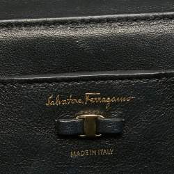 Pre Owned Salvatore Ferragamo Black Leather Vara Bow Shoulder Bag