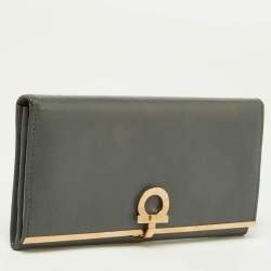 Pre Owned Salvatore Ferragamo Grey Leather Gancini Icona Continental Wallet
