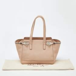 Pre Owned Salvatore Ferragamo Beige Leather Verve Tote