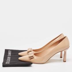 مملوكة مسبقًا Salvatore Ferragamo Beige Patent Vara Bow Pumps Size 40.5