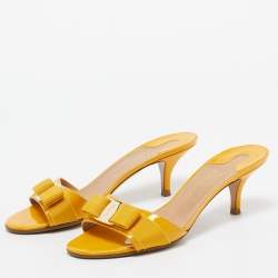 Pre Owned Salvatore Ferragamo Yellow Patent Vara Bow  Sandals Size 39