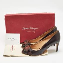 Pre Owned Salvatore Ferragamo Brown Leather Vara Bow Pumps Size 38