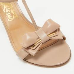 Pre Owned Salvatore Ferragamo Beige Leather Gabriele Ankle Strap Sandals Size 40