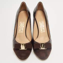 Pre Owned Salvatore Ferragamo Brown Embossed Croc and Suede Vara Bow Pumps 39