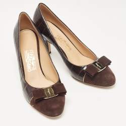 Pre Owned Salvatore Ferragamo Brown Embossed Croc and Suede Vara Bow Pumps 39
