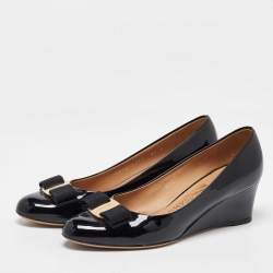 Pre Owned Salvatore Ferragamo Black Patent Leather Flo Vara Wedge Pumps Size 35