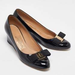 Pre Owned Salvatore Ferragamo Black Patent Leather Flo Vara Wedge Pumps Size 35