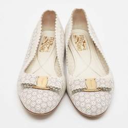 مملوكة مسبقًا Salvatore Ferragamo White Perforated Leather Varina Ballet Flats Size 39.5