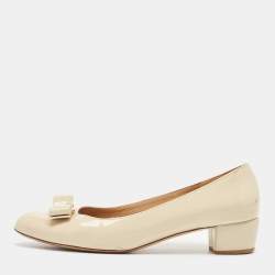 Pre Owned Salvatore Ferragamo Cream Patent Leather Vara Bow Block Heel Pumps Size 40.5