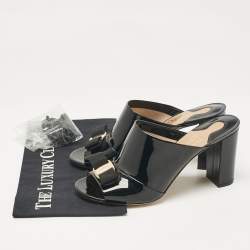 Salvatore Ferragamo Black Patent Leather Vara Bow Slide Sandals Size 40