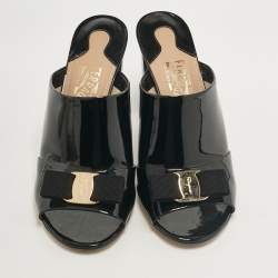 Salvatore Ferragamo Black Patent Leather Vara Bow Slide Sandals Size 40