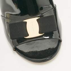 Salvatore Ferragamo Black Patent Leather Vara Bow Slide Sandals Size 40