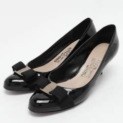 مملوكة مسبقًا Salvatore Ferragamo Black Patent Leather Carla Bow Pumps Size 38