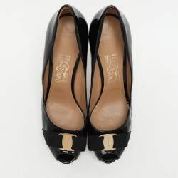 Salvatore Ferragamo Black Patent Leather Vara Bow Pumps Size 40