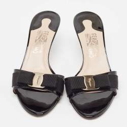 Pre Owned Salvatore Ferragamo Black Patent Leather Glory Bow Slide Sandals Size 38.5