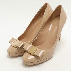 Salvatore Ferragamo Beige Patent Leather Vara Bow Platform Pumps Size 41