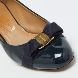 Salvatore Ferragamo Navy Blue Patent Leather Vara Bow Pumps Size 39.5