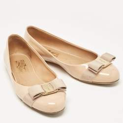 Pre Owned Salvatore Ferragamo Beige Patent Leather Vara Bow Ballet Flats Size 36.5