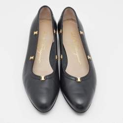 Pre Owned Salvatore Ferragamo Navy Blue Leather Logo Round Toe Pumps Size 37