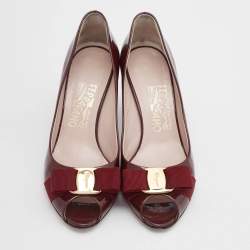 Pre Owned Salvatore Ferragamo Burgundy Patent Leather Vara Bow Peep Toe Pumps Size 36.5