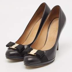 Salvatore Ferragamo Black Leather Vara Bow Pumps Size 38.5
