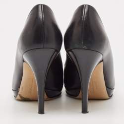 Salvatore Ferragamo Black Leather Vara Bow Pumps Size 38.5