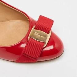 Pre Owned Salvatore Ferragamo Red Patent Leather Vara Bow Pumps Size 35