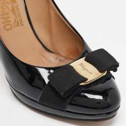 Pre Owned Salvatore Ferragamo Black Patent Leather Vara Bow Pumps Size 37.5