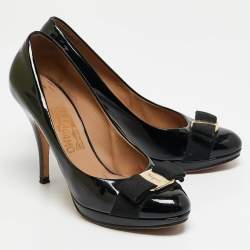 Pre Owned Salvatore Ferragamo Black Patent Leather Vara Bow Pumps Size 37.5