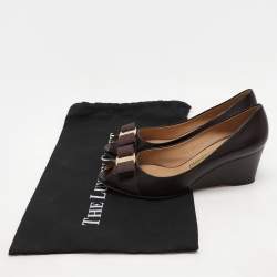 Pre Owned Salvatore Ferragamo Brown Leather Vara Bow Wedge Pumps Size 38