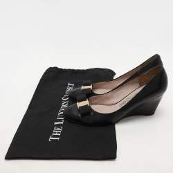 Salvatore Ferragamo Black Leather Vara Bow Wedge Pumps Size 38.5