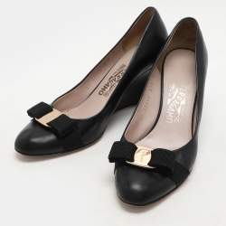 Salvatore Ferragamo Black Leather Vara Bow Wedge Pumps Size 38.5