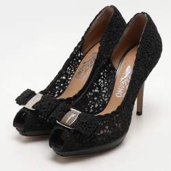 Salvatore Ferragamo Black Lace Vara Bow Pumps Size 37