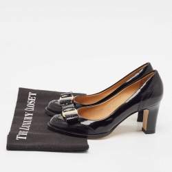 Salvatore Ferragamo Black Leather Brogue Vara Bow Pumps Size 35.5