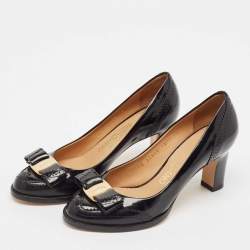 Salvatore Ferragamo Black Leather Brogue Vara Bow Pumps Size 35.5