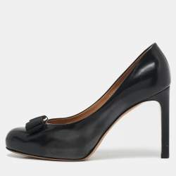 Salvatore Ferragamo Black Leather Vara Bow Pumps Size 37