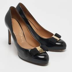 Salvatore Ferragamo Black Leather Vara Bow Pumps Size 37