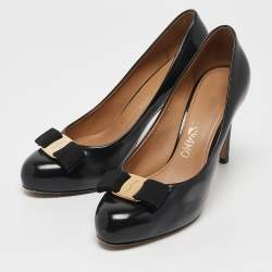 Salvatore Ferragamo Black Leather Vara Bow Pumps Size 37