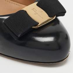 Salvatore Ferragamo Black Leather Vara Bow Pumps Size 37