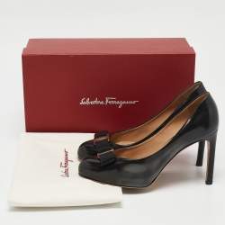 Salvatore Ferragamo Black Leather Vara Bow Pumps Size 37
