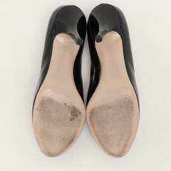 مملوكة مسبقًا Salvatore Ferragamo Black Patent Leather Pumps Size 37