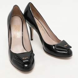 مملوكة مسبقًا Salvatore Ferragamo Black Patent Leather Pumps Size 37