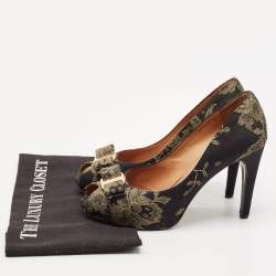 Pre Owned Salvatore Ferragamo Black/Gold Lace Rosella Peep Toe Pumps Size 38