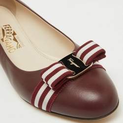 Salvatore Ferragamo Burgundy Leather Web Vara Bow Pumps Size 40.5