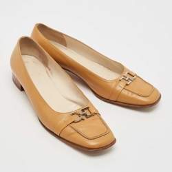 Salvatore Ferragamo Beige Leather Slip On Loafers Size 39