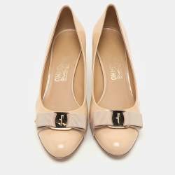 Salvatore Ferragamo Beige Patent Leather Vara Bow Pumps Size 38.5