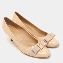 Salvatore Ferragamo Beige Patent Leather Vara Bow Pumps Size 38.5