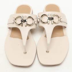 Salvatore Ferragamo Light Beige Leather Gancini Thong Flats Size 38.5