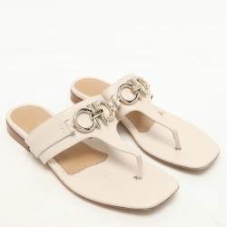 Salvatore Ferragamo Light Beige Leather Gancini Thong Flats Size 38.5