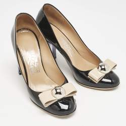 Pre Owned Salvatore Ferragamo Black/Beige Patent Leather Bow Block Heel Pumps Size 37.5
